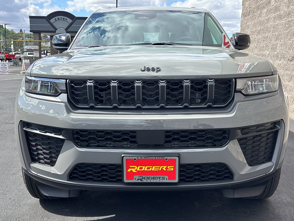 New 2027 Jeep Grand Cherokee L 4WD image 2