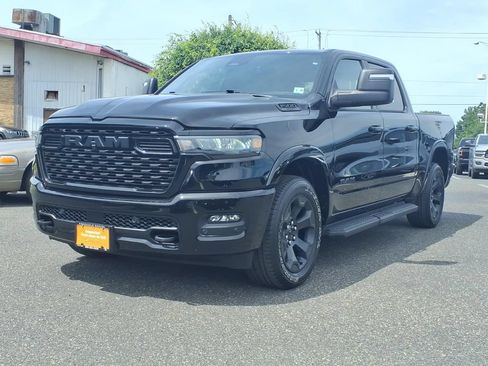 Used 2025 RAM 1500 Big Horn AWD/4WD image 3