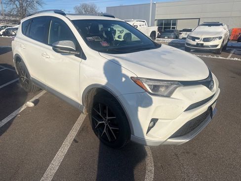 Used 2016 Toyota RAV4 SE image 30