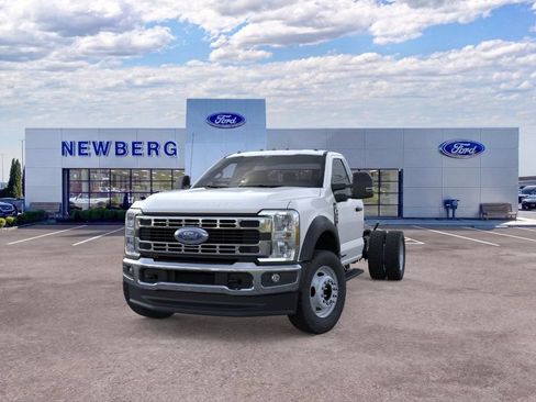 New 2025 Ford F450 XL w/ XL Chrome Package AWD/4WD image 4