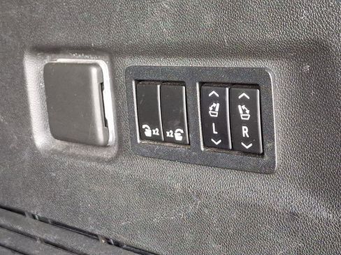 Used 2021 Chevrolet Suburban High Country w/ Premium Package image 34