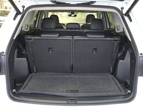 New 2026 Volkswagen Atlas SE image 12