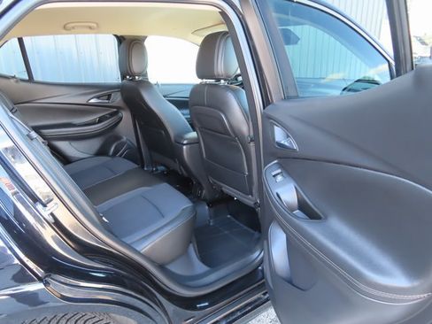 Used 2022 Buick Encore GX Select w/ Sport Touring Package image 25