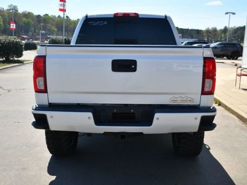 Used 2018 Chevrolet Silverado 1500 High Country image 4