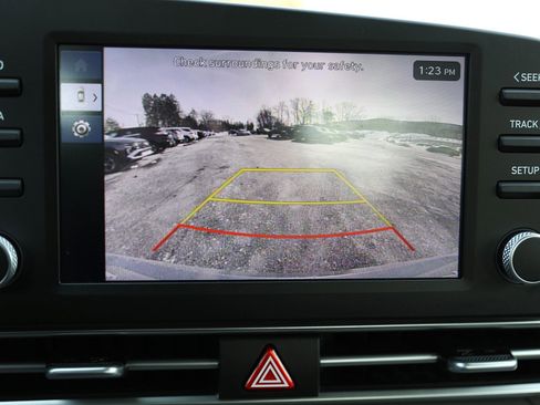 Certified 2024 Hyundai Elantra SE image 23