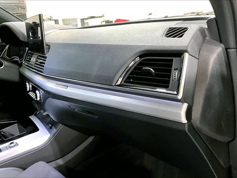 Used 2024 Audi Q5 e Prestige AWD/4WD image 19