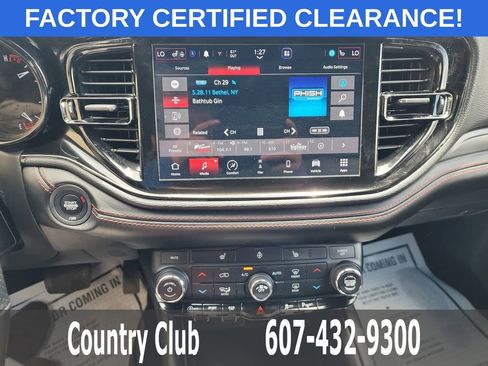 Used 2025 Dodge Durango GT AWD/4WD image 13