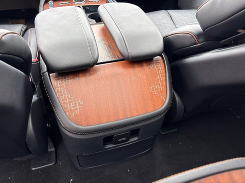 New 2026 Lincoln Navigator L Black Label AWD/4WD image 32