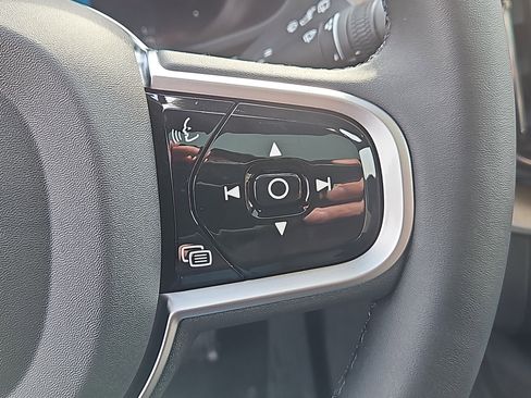 New 2026 Volvo XC60 T8 Plus w/ Protection Package Premier image 17