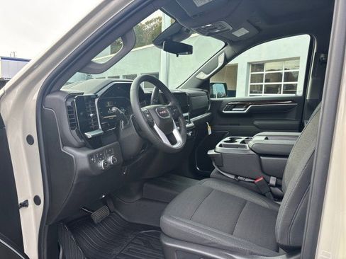 New 2026 GMC Sierra 1500 SLE w/ Preferred Package AWD/4WD image 14