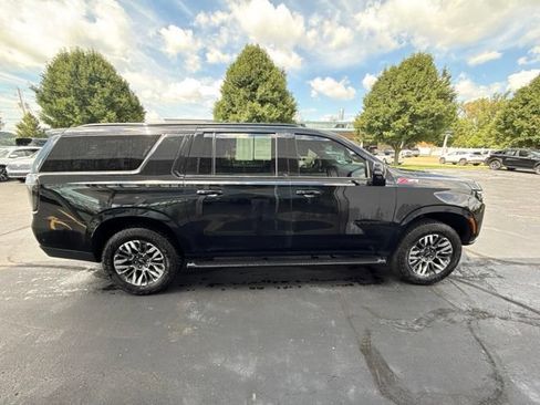 Used 2025 Chevrolet Suburban Z71 w/ Z71 Off-Road Package AWD/4WD image 8
