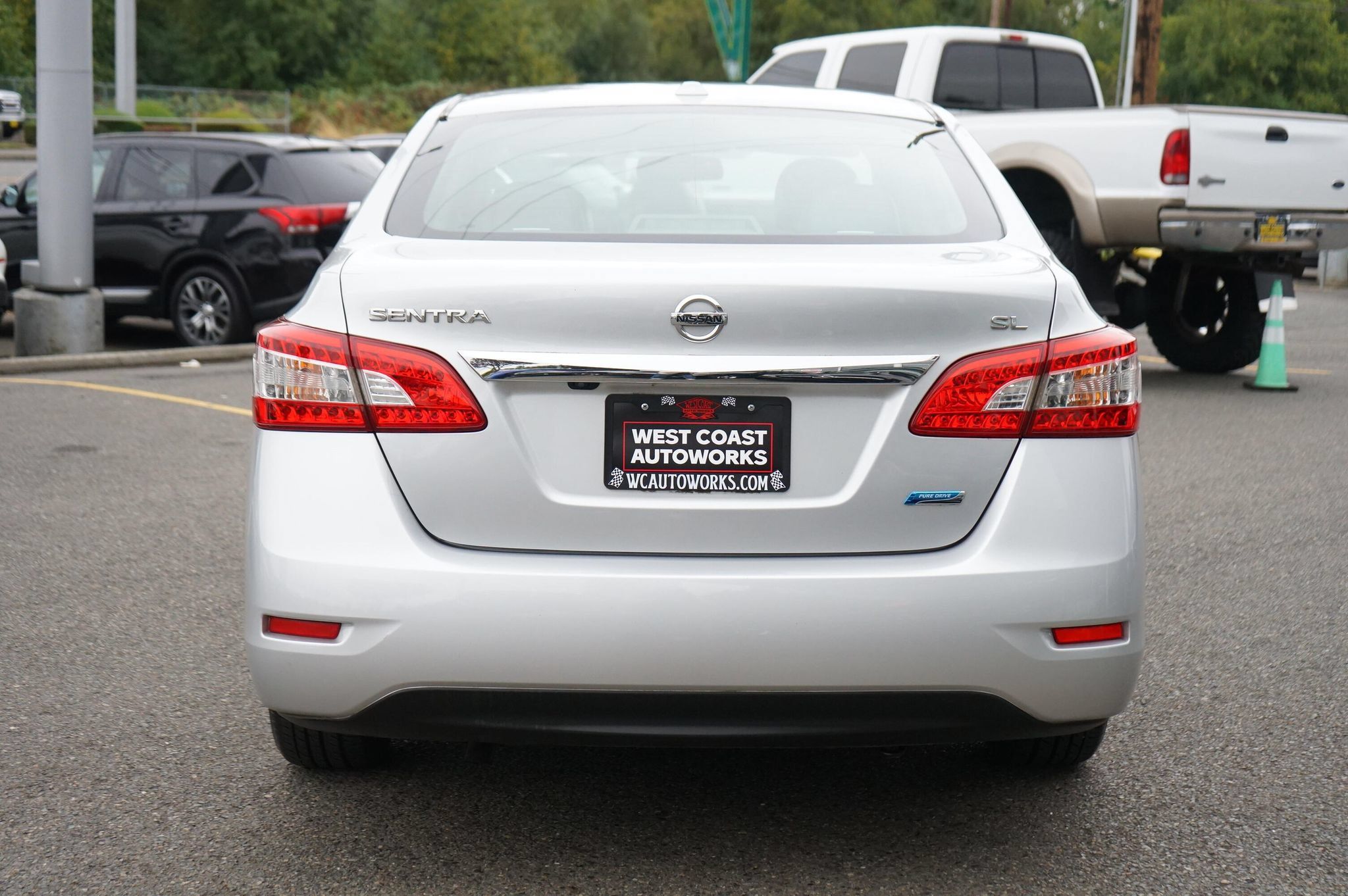 Used 2014 Nissan Sentra SL w/ Premium Package FWD image 4