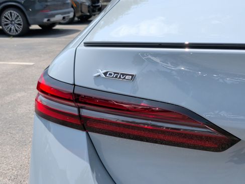 New 2027 BMW 550e xDrive AWD/4WD image 12