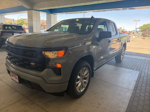 Used 2024 Chevrolet Silverado 1500 Custom RWD image 1