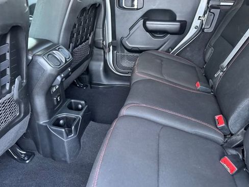 Used 2021 Jeep Wrangler Unlimited Rubicon image 14