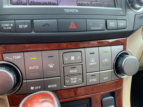 Used 2011 Toyota Highlander Limited FWD image 37