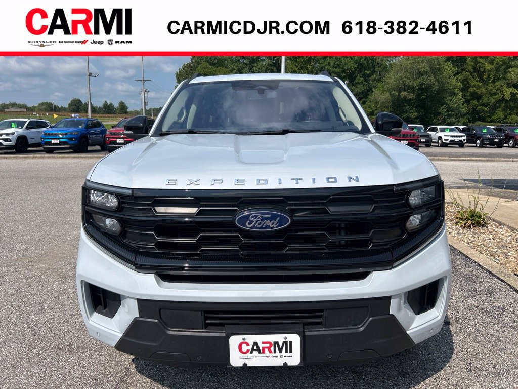 Used 2025 Ford Expedition Active AWD/4WD image 2