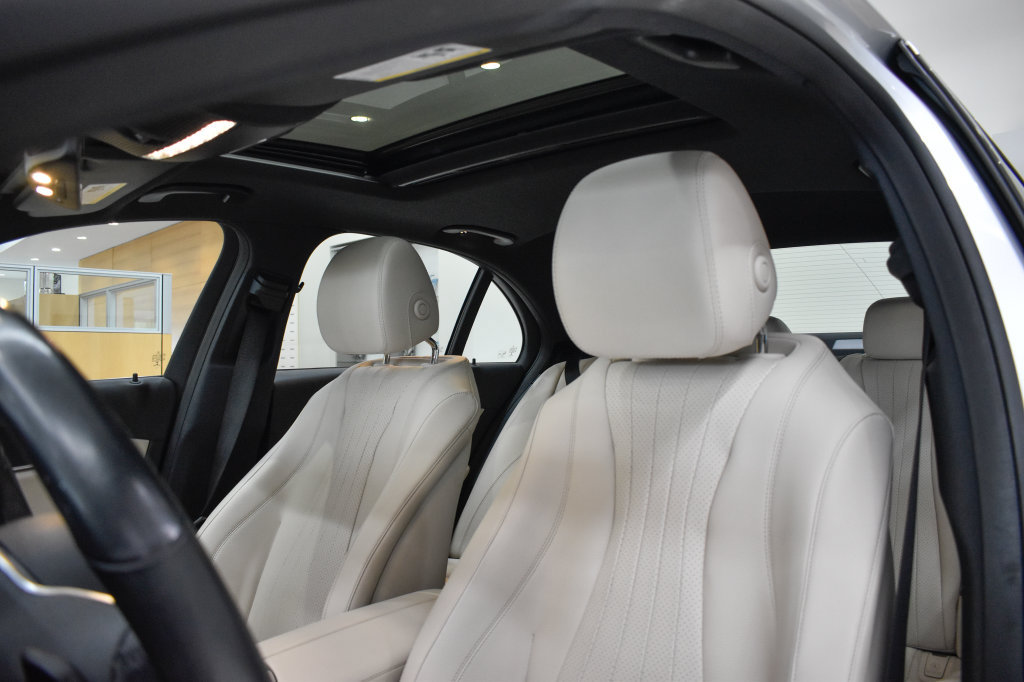 Used 2019 Mercedes-Benz E 300 4MATIC image 2