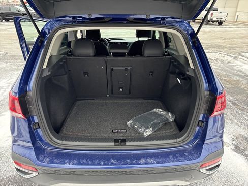 Used 2024 Volkswagen Taos SE image 6