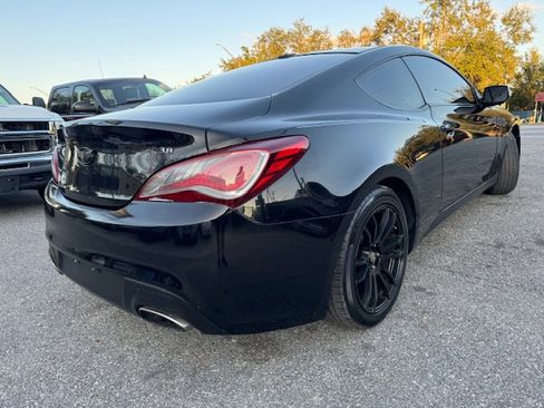 Used 2015 Hyundai Genesis 3.8 image 7