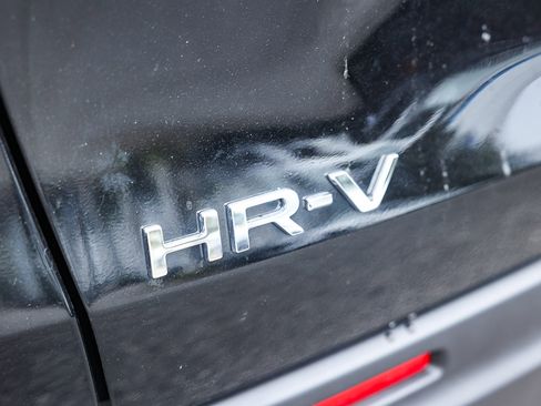 Used 2025 Honda HR-V LX image 9