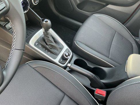 New 2025 Hyundai Venue Limited image 8