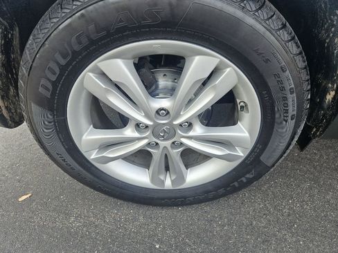 Used 2011 Hyundai Tucson GLS FWD image 23