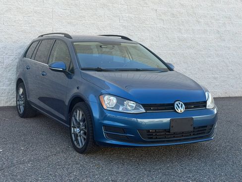 Used 2015 Volkswagen Golf TDI S FWD image 3