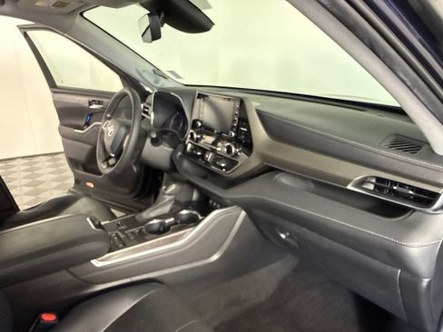 Used 2020 Toyota Highlander Limited FWD image 43