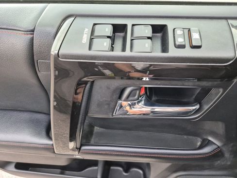 Used 2024 Toyota 4Runner TRD Off-Road Premium image 7