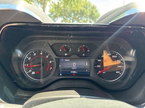 Used 2022 Chevrolet Camaro LT image 27