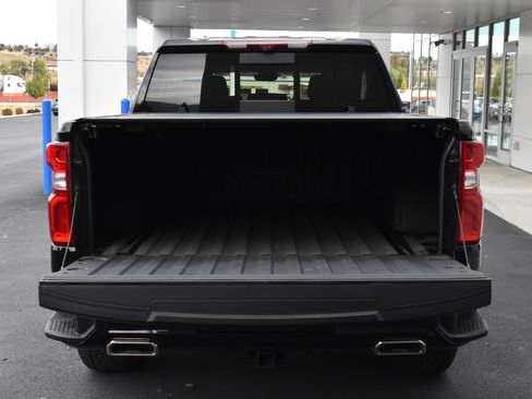 Used 2024 Chevrolet Silverado 1500 High Country w/ Technology Package image 9