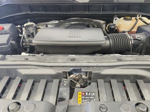Used 2019 Chevrolet Silverado 1500 Custom w/ Custom Value Package AWD/4WD image 20