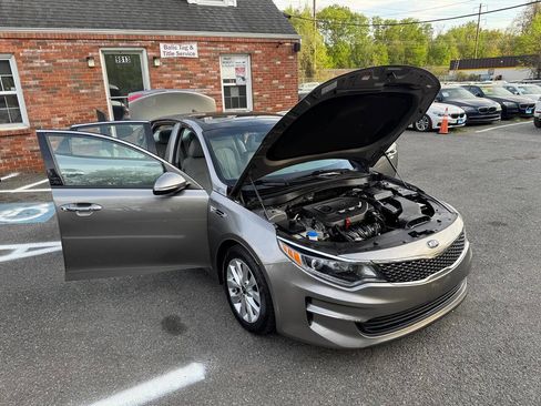 Used 2017 Kia Optima EX w/ Premium Package FWD image 11