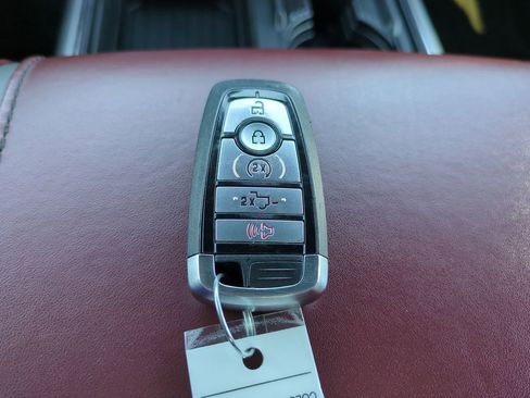 Used 2022 Ford F250 Platinum image 28