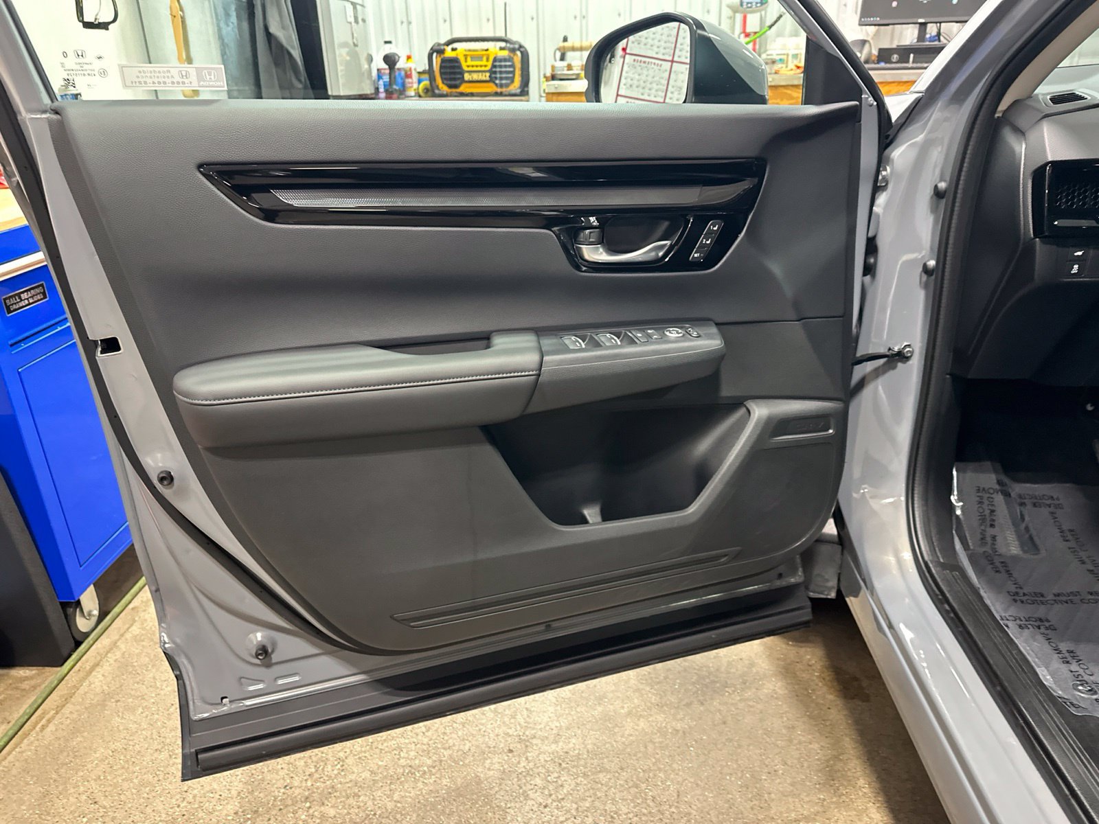 Used 2024 Honda CR-V EX-L image 16