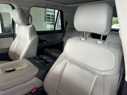 Certified 2025 Ford Expedition Active AWD/4WD image 18