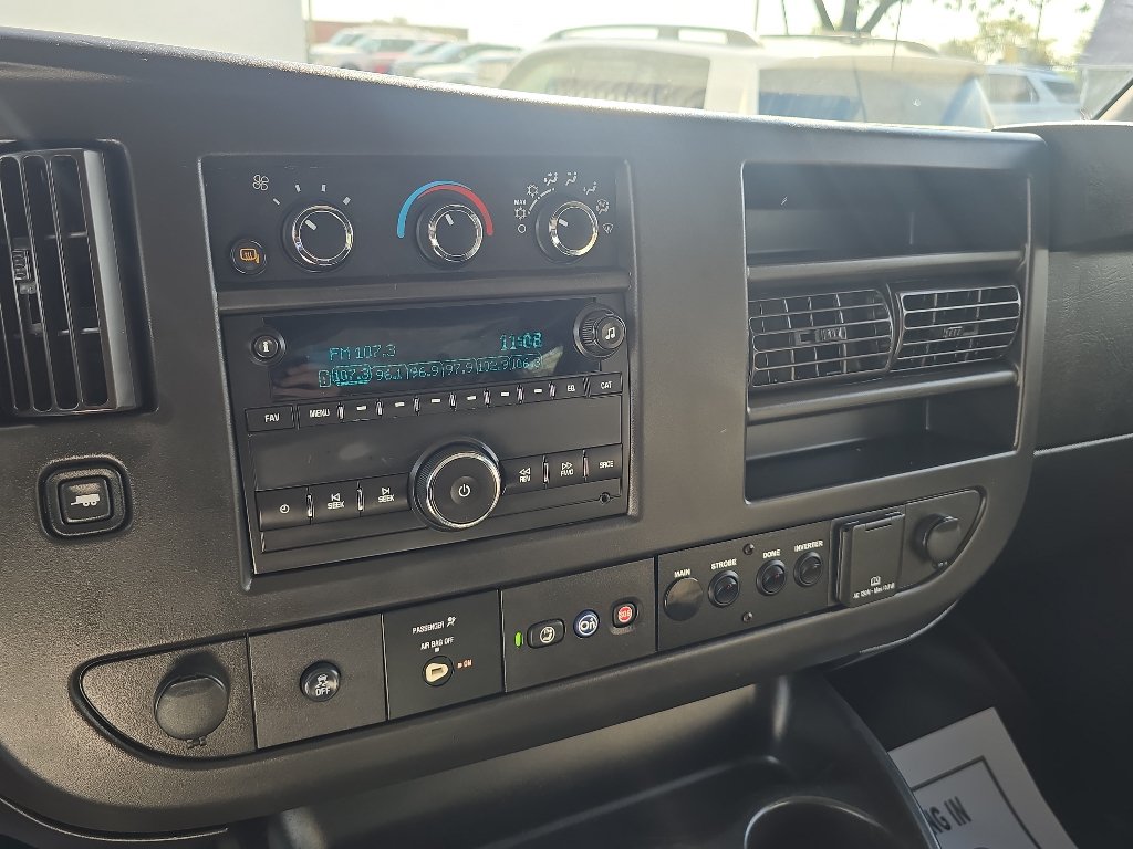 Used 2018 Chevrolet Express 2500 w/ Driver Convenience Package RWD image 23