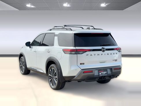 New 2026 Nissan Pathfinder Platinum image 3