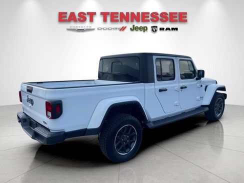 Used 2023 Jeep Gladiator Overland w/ Cold Weather Group AWD/4WD image 3