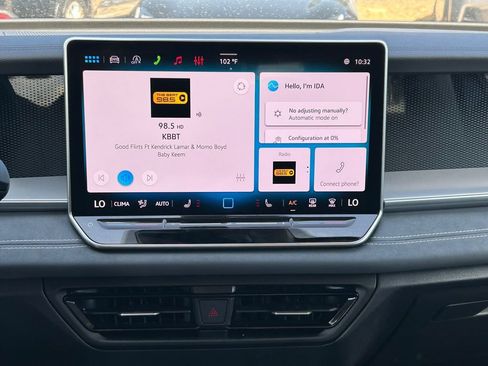 Used 2026 Volkswagen Tiguan SE FWD image 18