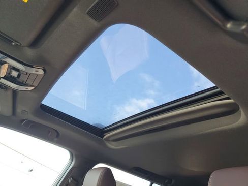 Used 2025 Toyota Land Cruiser image 12