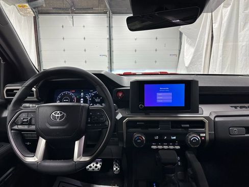 Used 2025 Toyota Tacoma TRD Sport image 17