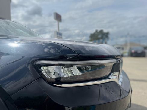 Used 2023 Jeep Grand Cherokee Laredo w/ Luxury Tech Group I AWD/4WD image 16