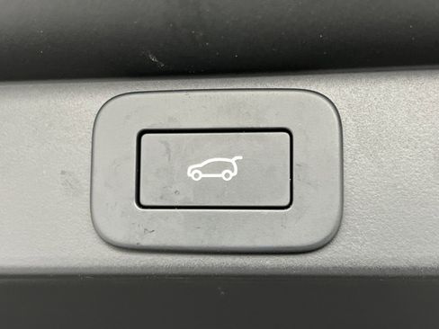 Used 2025 Land Rover Range Rover Autobiography image 25