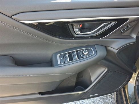 New 2025 Subaru Outback Limited image 10