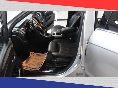 Used 2016 Cadillac SRX Luxury w/ Driver Awareness Package image 11