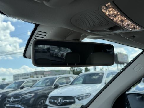 Used 2020 Mercedes-Benz GLC 300 4MATIC image 27
