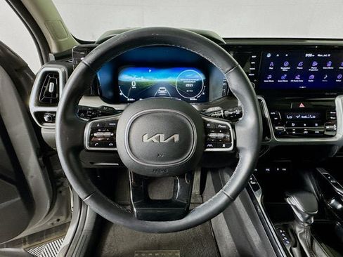 Certified 2023 Kia Sorento SX AWD/4WD image 11