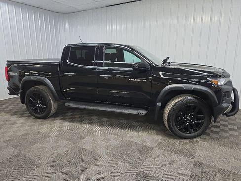 Used 2023 Chevrolet Colorado Trail Boss w/ Technology Package AWD/4WD image 1